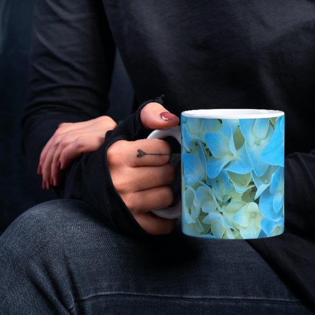 Caneca Blue French Hydrangea Floral (In Situ Held)