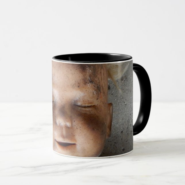 Caneca Boneca Grungy Face (Frente Esquerda)