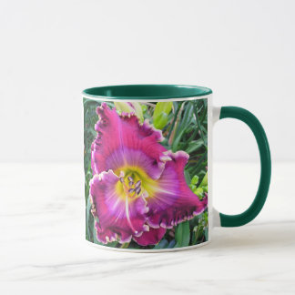 Caneca bonita do hemerocallis