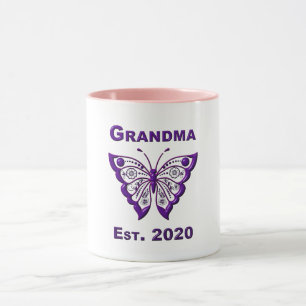 Caneca Borboleta Adorável Vovó "Est 2020"