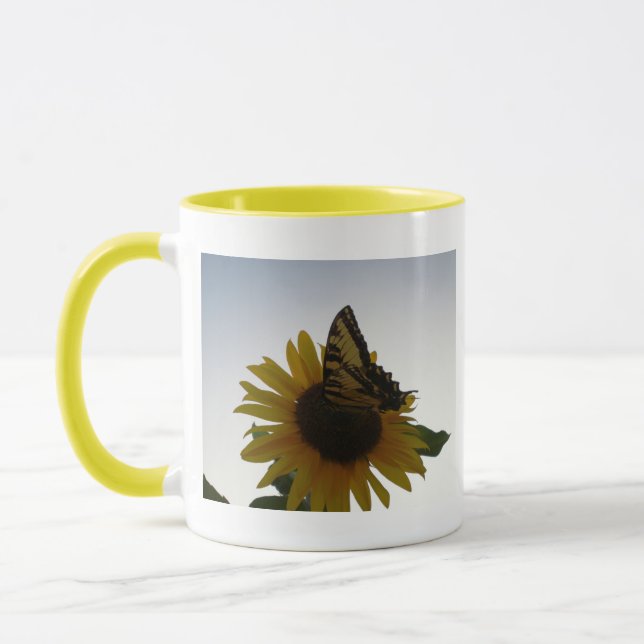 Caneca Borboleta que descansa no crepúsculo (Esquerda)