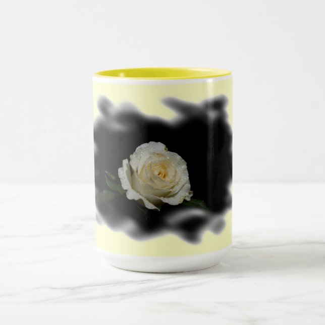 Caneca Bordas de Rosa Branca Queimadas em Amarelo (Centro)