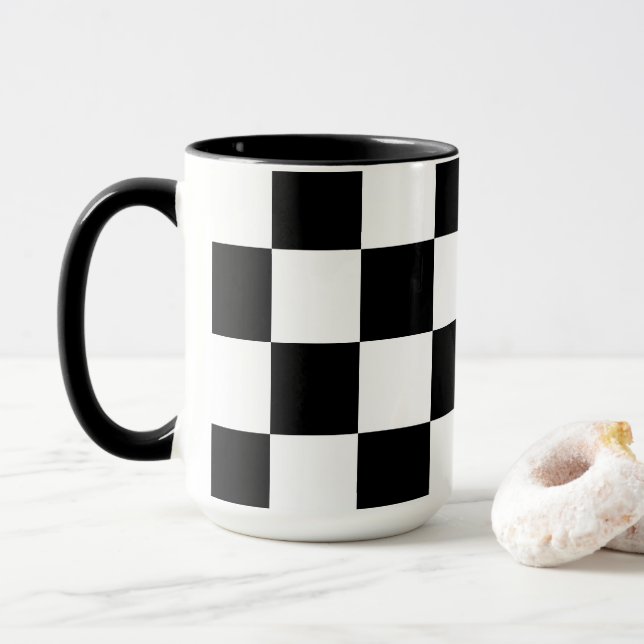 Caneca Branco com Combo de padrão quadrado preto de 15 oz (Com Donut)