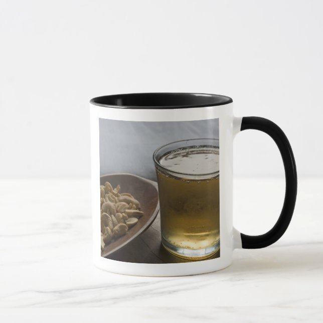 Caneca Brasil. Um copo de Guarana Energy refrescante (Direita)