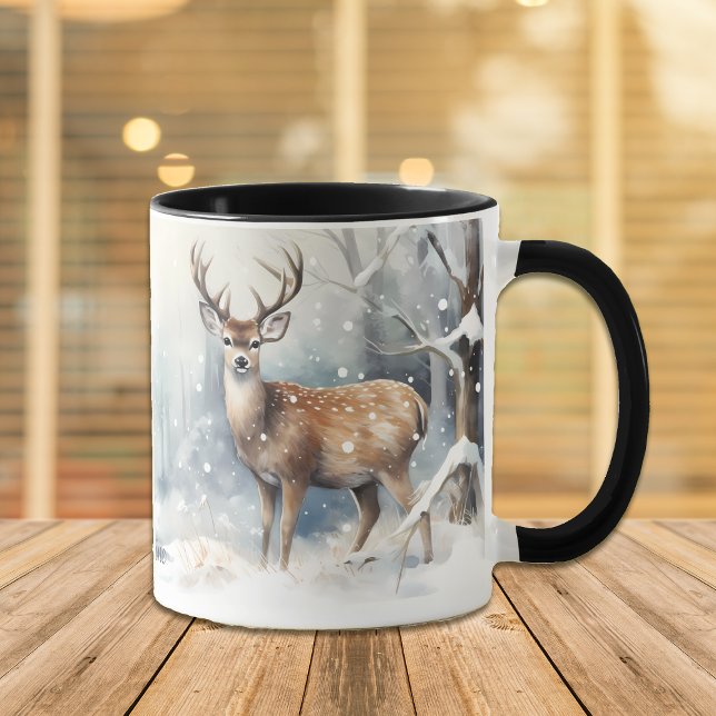 Caneca Buck Deer na neve da floresta de inverno (Criador carregado)