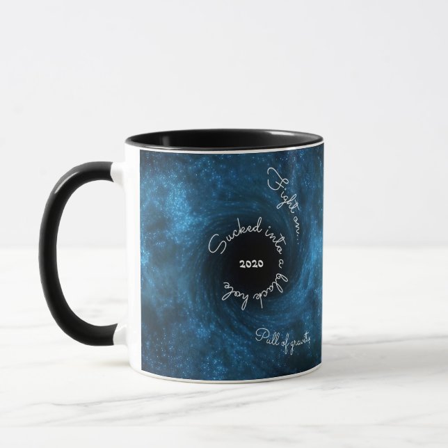 Caneca Buraco Negro Humor Negro Quarentena Presente Café  (Esquerda)