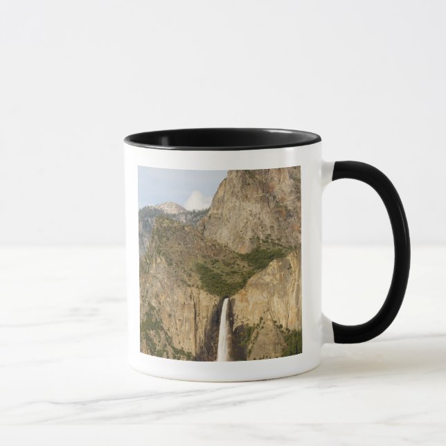 Caneca CA, Parque Nacional de Yosemite, Cachoeira Bridalv (Direita)