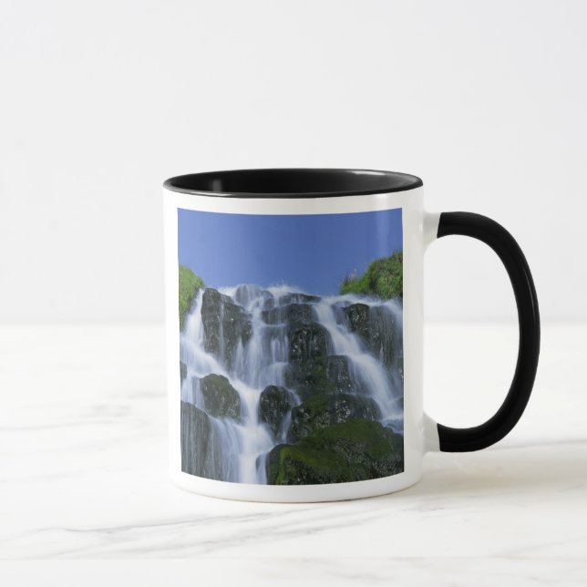 Caneca Cachoeira, Portree, Ilha de Skye, Highlands, (Direita)
