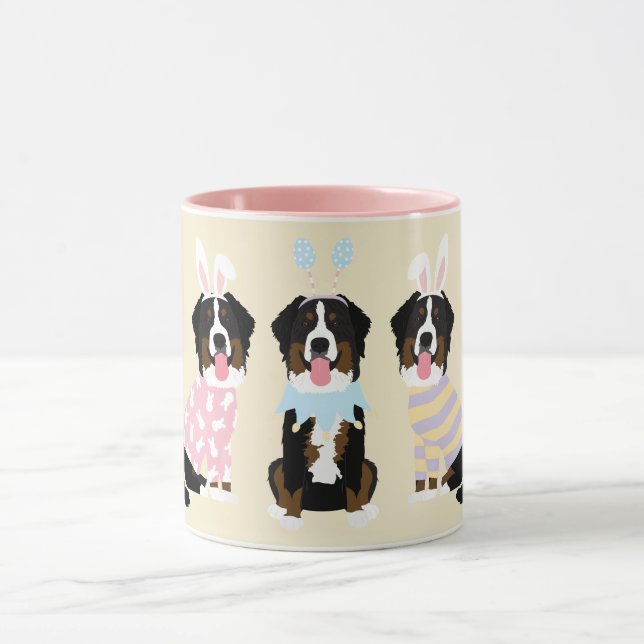 Caneca Cães de Montanha felz pascoa Bernese (Centro)