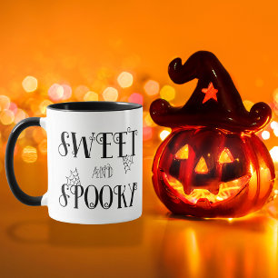 Caneca Café de Halloween de Teia de Aranha Doce e Assusta