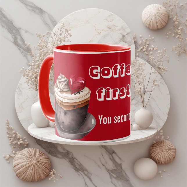 Caneca Café Primeiro Você Segundo Tipografia Excêntrica R (Coffee First You Second Quirky Typography Romance Mug)
