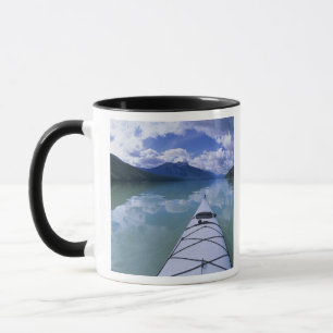Caneca Caiaque no final do Lago Azure em Wells