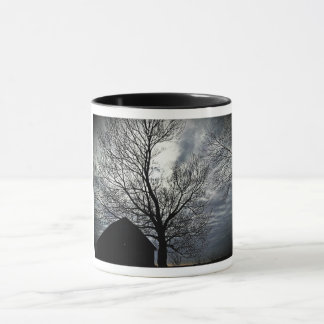 Caneca Camarão de Campo com Céu e Árvores Negras e Branca