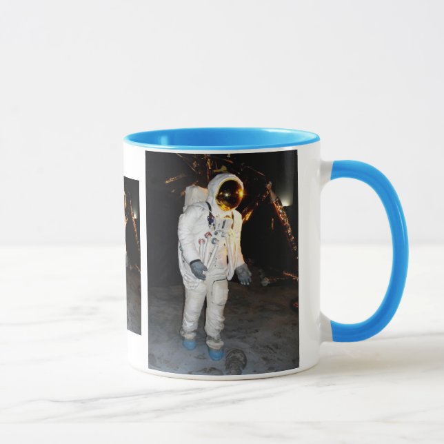 Caneca Caminhando no espaço (Direita)