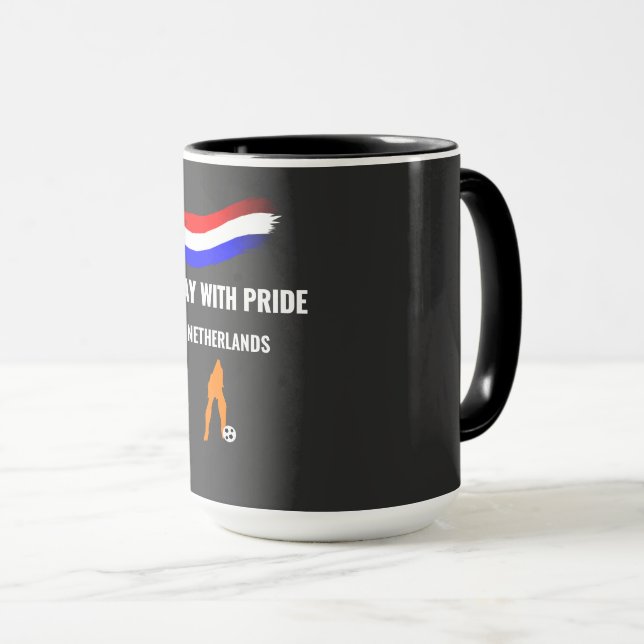 Caneca Camisa do Orgulho do Futebol da Holanda 2026 (Frente Esquerda)