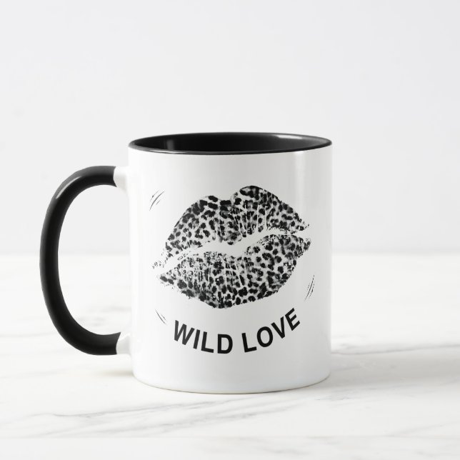 Caneca Camiseta Gráfica Beijo Selvagem (Esquerda)