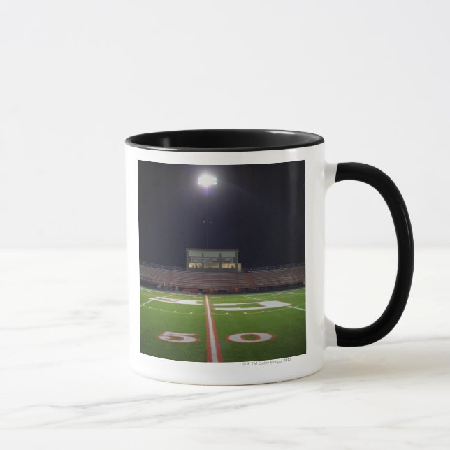 Caneca Campo de futebol americano iluminado na noite (Direita)