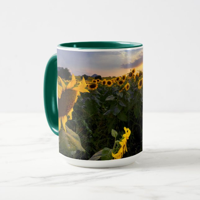 Caneca Campo de girassóis de florescência (Frente Esquerda)