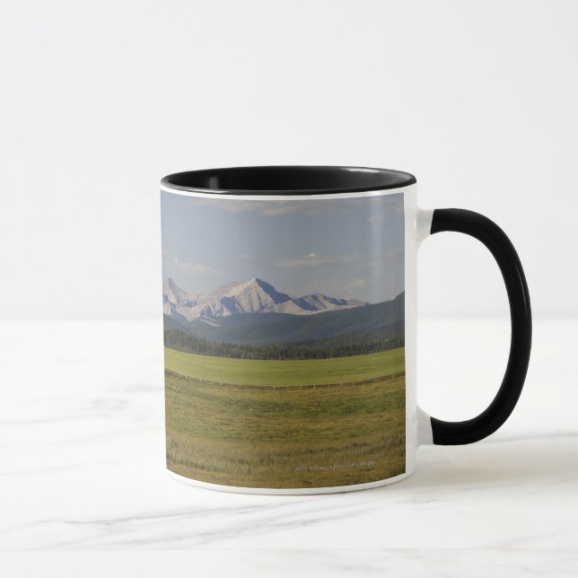 Caneca Campos e Rolling Hills verdes com montanhas (Direita)