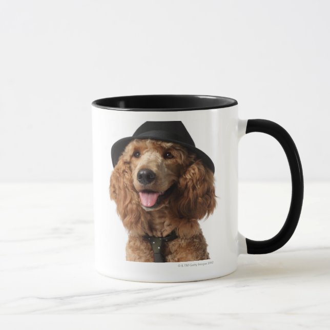 Caneca Cão de caniche dourado que veste o chapéu e o laço (Direita)