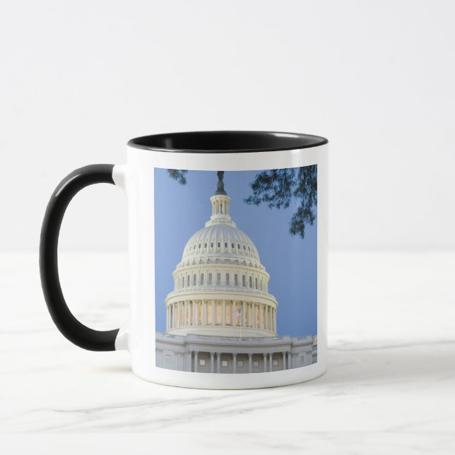 Caneca Capitol dos EUA ao anoitecer, Washington D.C. (Dis (Esquerda)