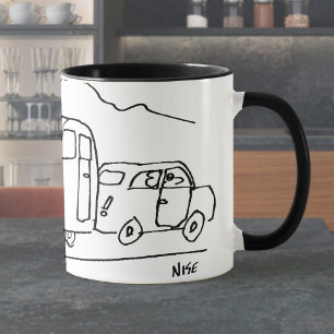 Caneca Carro está rebocando uma caravana e também uma est