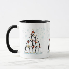 Caneca Cartoon sobre Férias na Árvore de Natal Pinguim