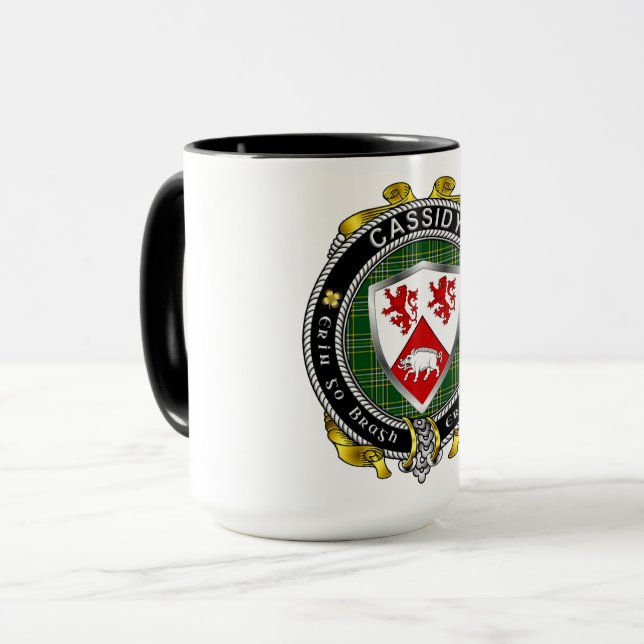 Caneca Cassidy Irish Shield Crachá (Frente Esquerda)