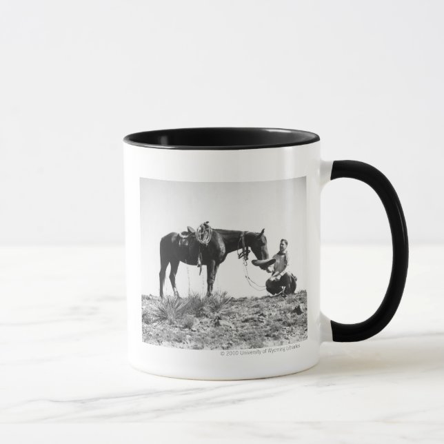 Caneca Cavalo que come de um chapéu de vaqueiro (Direita)