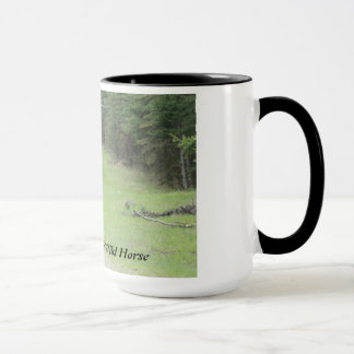 Caneca "Cavalo selvagem de Alberta da beleza preta"