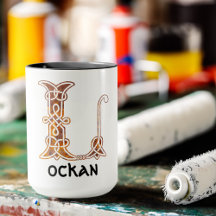 Celtic Knot Decorative Capital L Mug do século XVI