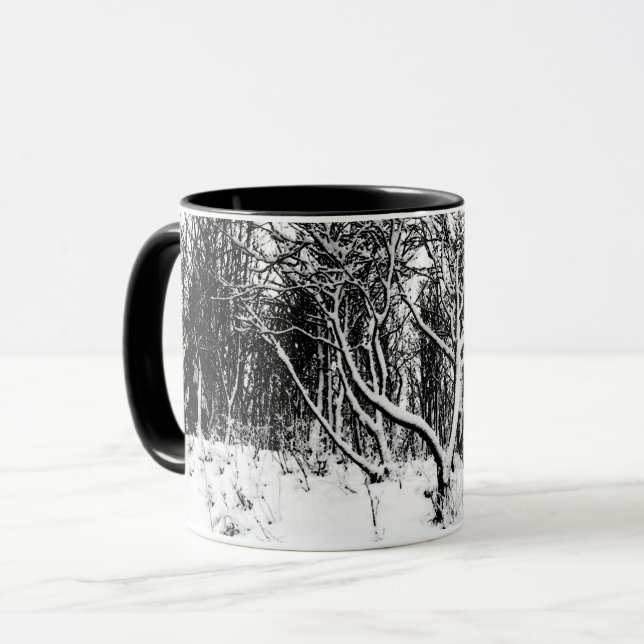 Caneca Cena de Árvores e Neve, Preta e Branca (Frente Esquerda)
