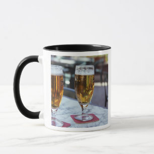 Caneca Chablis; duas cervejas geladas a 42 graus em um ve