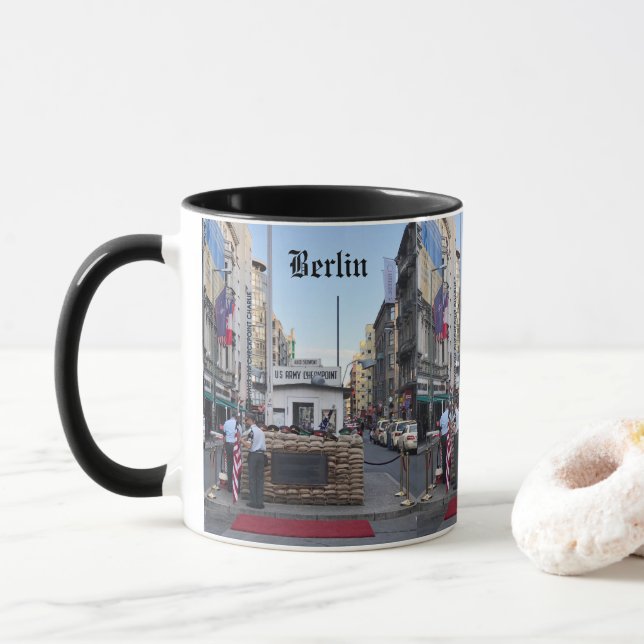 Caneca Checkpoint Charlie Berlin | Versão de cor (Com Donut)