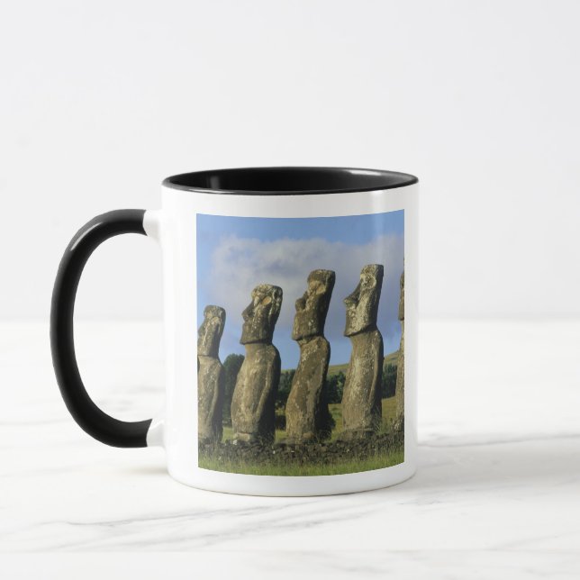 Caneca Chile, Ilha de Páscoa, Rapa Nui, Ahu Akivi (Esquerda)