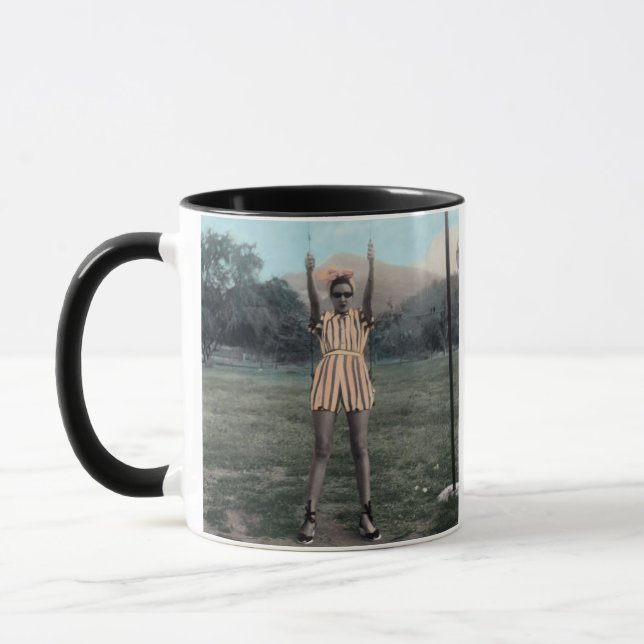 Caneca Chillin' Chica - Preto (Esquerda)