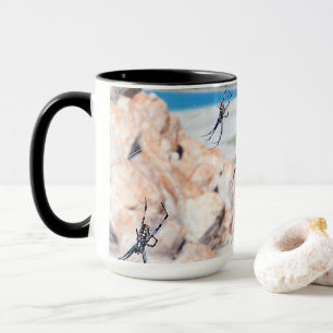 Caneca Cidade de Aranha - Por Aqui