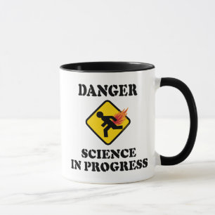 Caneca Ciência de Perigo em Progresso - Humor Arrebatador