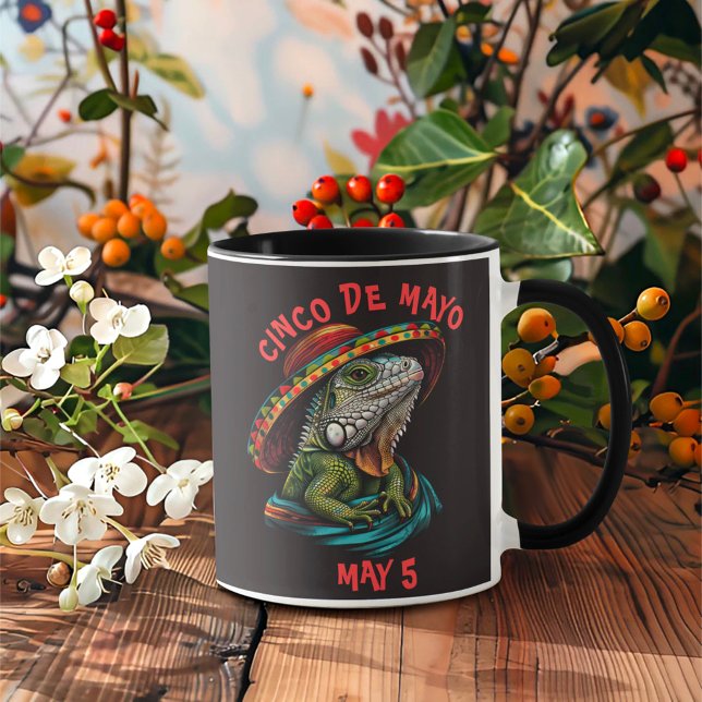 Caneca Cinco de Mayo Iguana Vestindo Sombrero & Serape (Criador carregado)