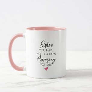 Caneca Citação de Nome de Aniversário de Irmã Incrível