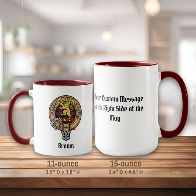 Caneca Clan Brown Crest sobre Tartan (Criador carregado)