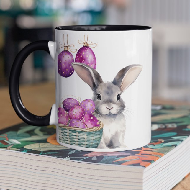 Caneca Coelhinho de Páscoa e Ovos de Páscoa em Cesta (Happy Easter customizable two toned coffee mug with cute bunny and polka dotted Easter eggs. )