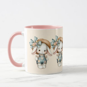Caneca Coelho Fofo de Macacão com Chapéu de Palha e Laço