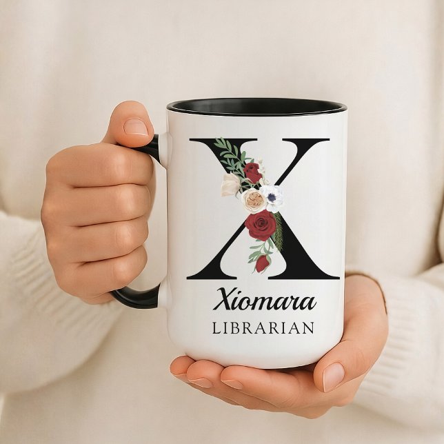 Caneca com Alfabeto de Monograma Personalizado par (Personalized Monogram Floral Alphabet Mug for Mom, Grandma, Teacher, Nurse, Lawyer or Bridesmaid)