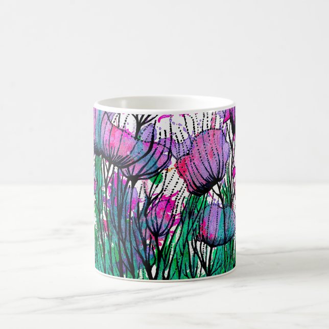 Caneca com as flores cor-de-rosa pintados à mão (Centro)