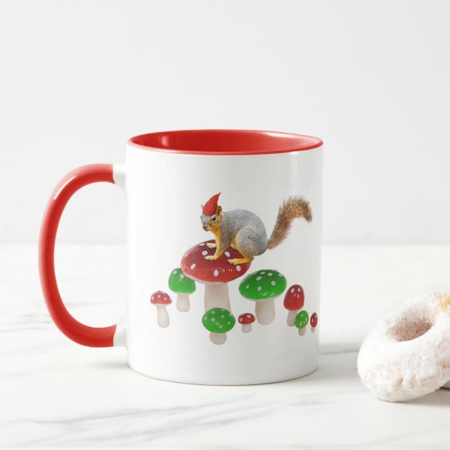 Caneca com Esquilo em Cogumelos Vermelhos e Verdes (Com Donut)