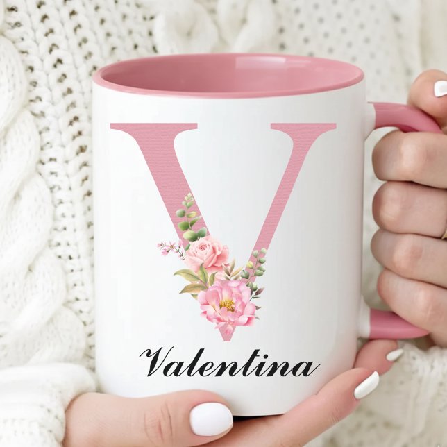 Caneca com Nome e Inicial em Flores Personalizadas (Floral Rose Coffee Mug Christmas Gift for Her, Personalized Pink Floral Mug Gift for Mom or Grandma)