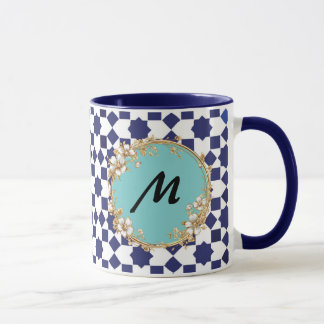 Caneca com Padrão Geométrico Azul e Círculo Floral