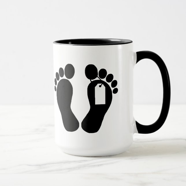 Caneca com Pés em Silhueta e Identificação no Dedo (Direita)