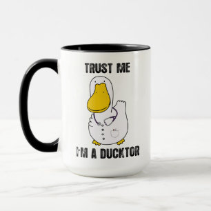 Caneca Confie em Mim Sou Um Pato Médico Engraçado Sarcást